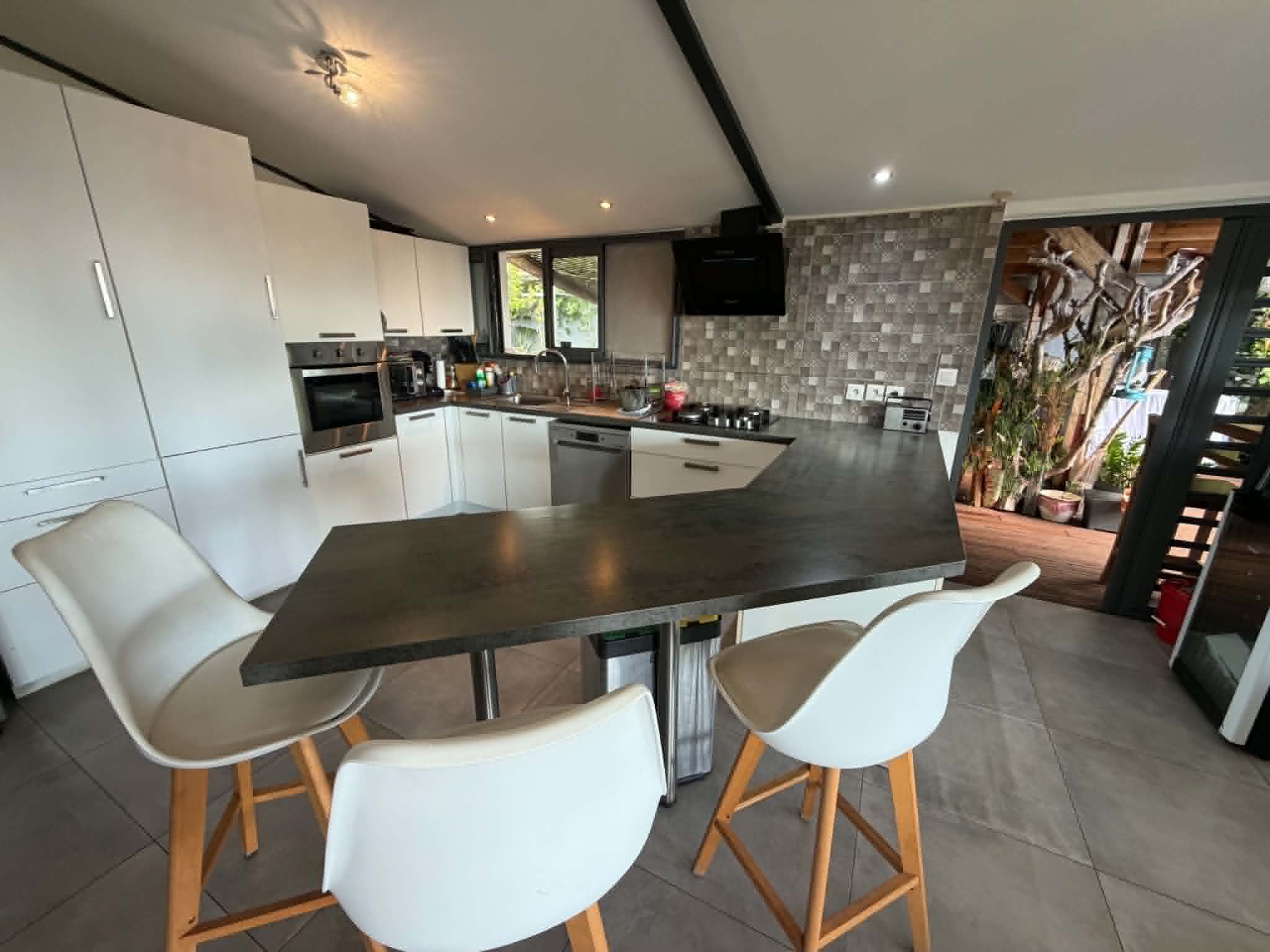 LA BRETAGNE SAINT DENIS - Maison de type F4