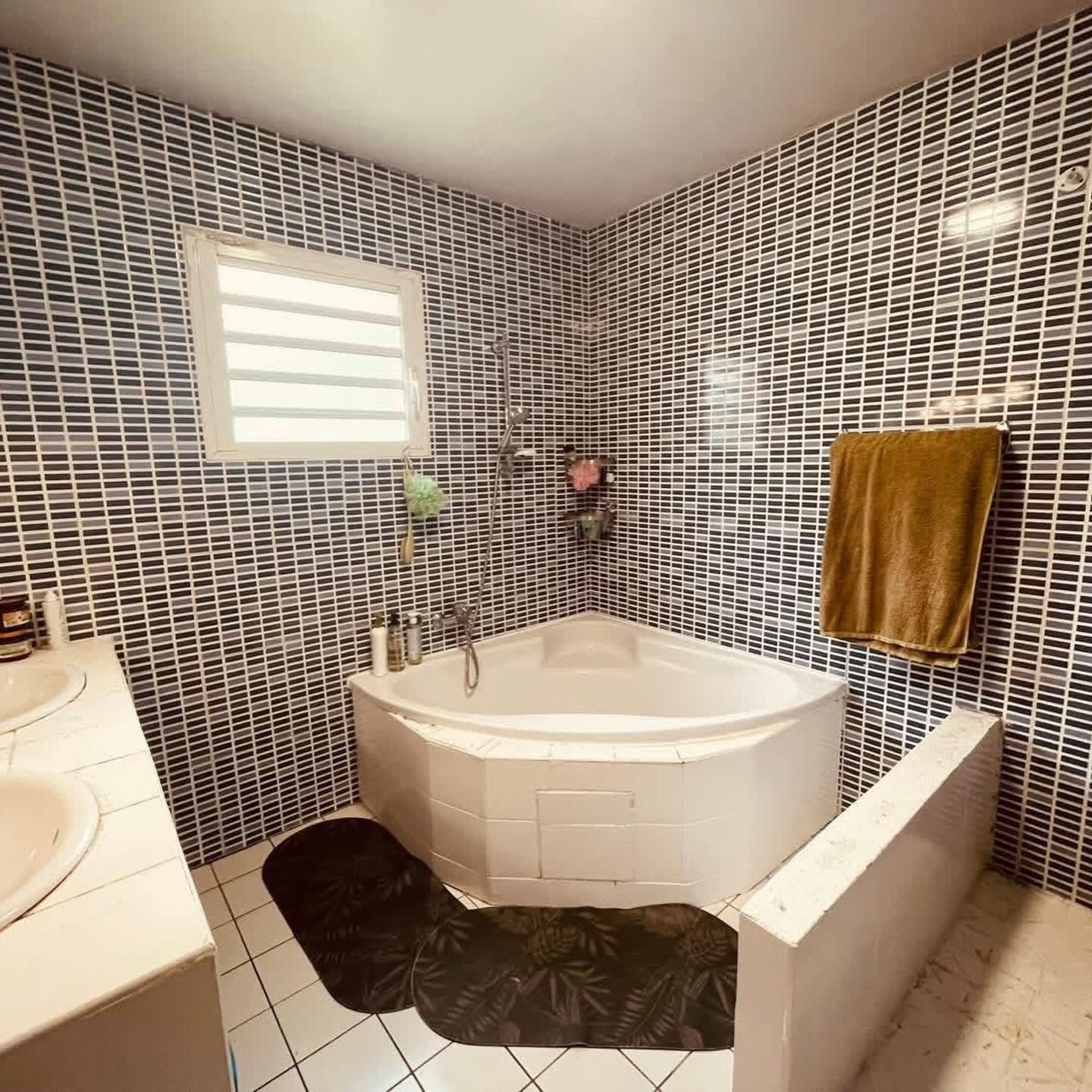 À VENDRE – Secteur Sainte-Anne  Villa d’exception F5 à Sainte-Anne – Chemin de Cap