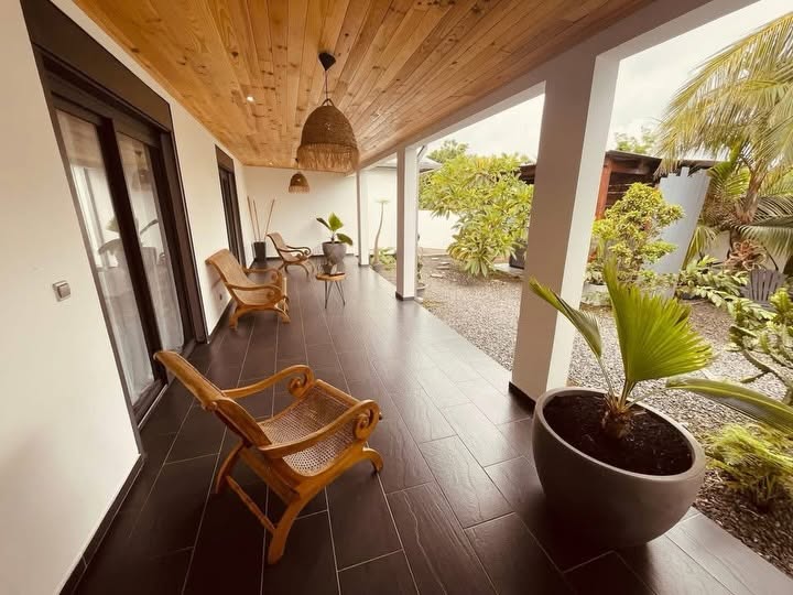 A VENDRE | VILLA DE PRESTIGE À BOURBIER LES HAUTS