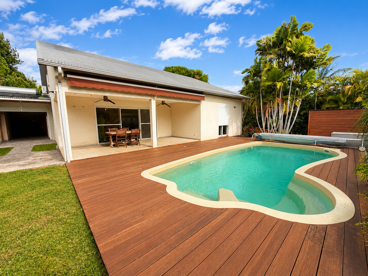 Maison F5 avec une Magnifique piscine à Saint Pierre